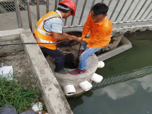 广州疏通厕所堵塞（广州蹲坑堵了疏通）